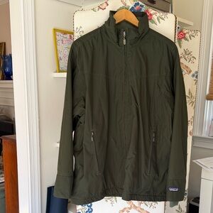 Patagonia Men's Dark Green Windbreaker / Fleece
